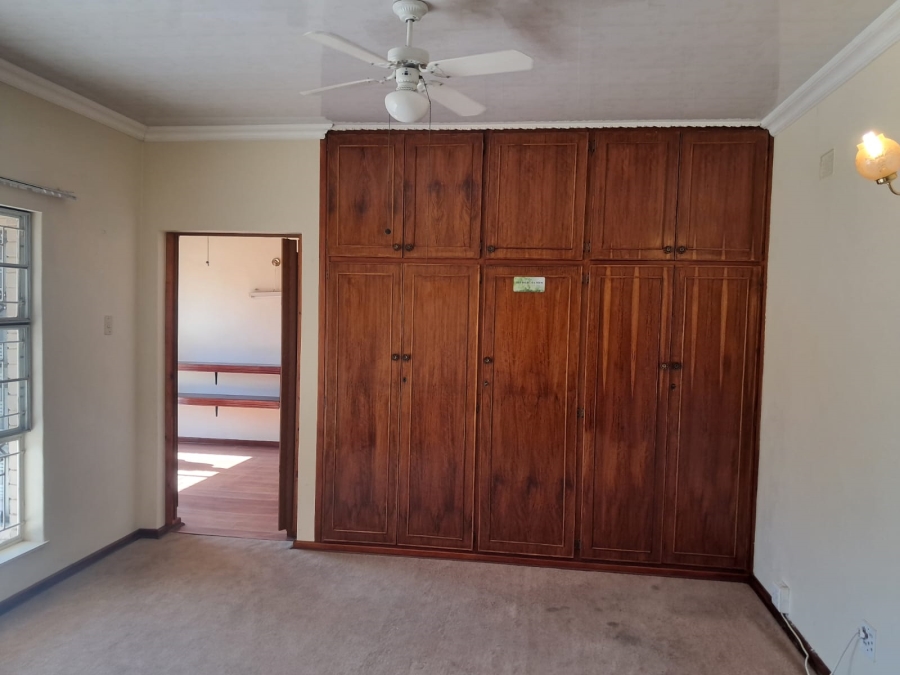 5 Bedroom Property for Sale in Flamingo Park Free State